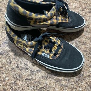 Vans Leopard Print Sneakers Womens 7 Men's 5.5 Only worn a few times